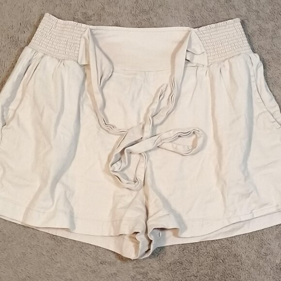 coco + jaimeson Pants - Coco & Jaimeson Shorts Women L Tan High Waisted Paperbag Smocked Tie Waist Summe
